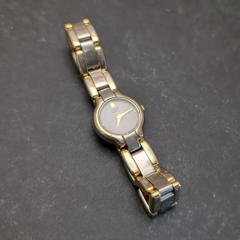 Ladies Citizen Watch Two Tone 5920-S76248 Needs New Battery